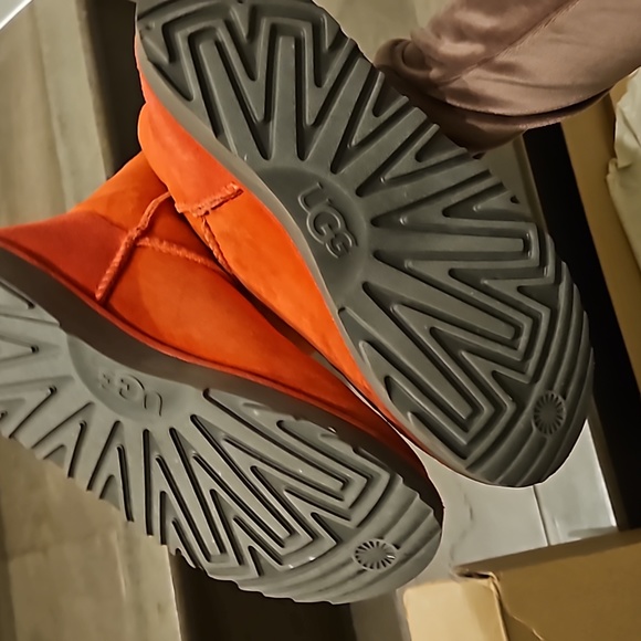 UGG boots, almost new - Picture 4 of 5